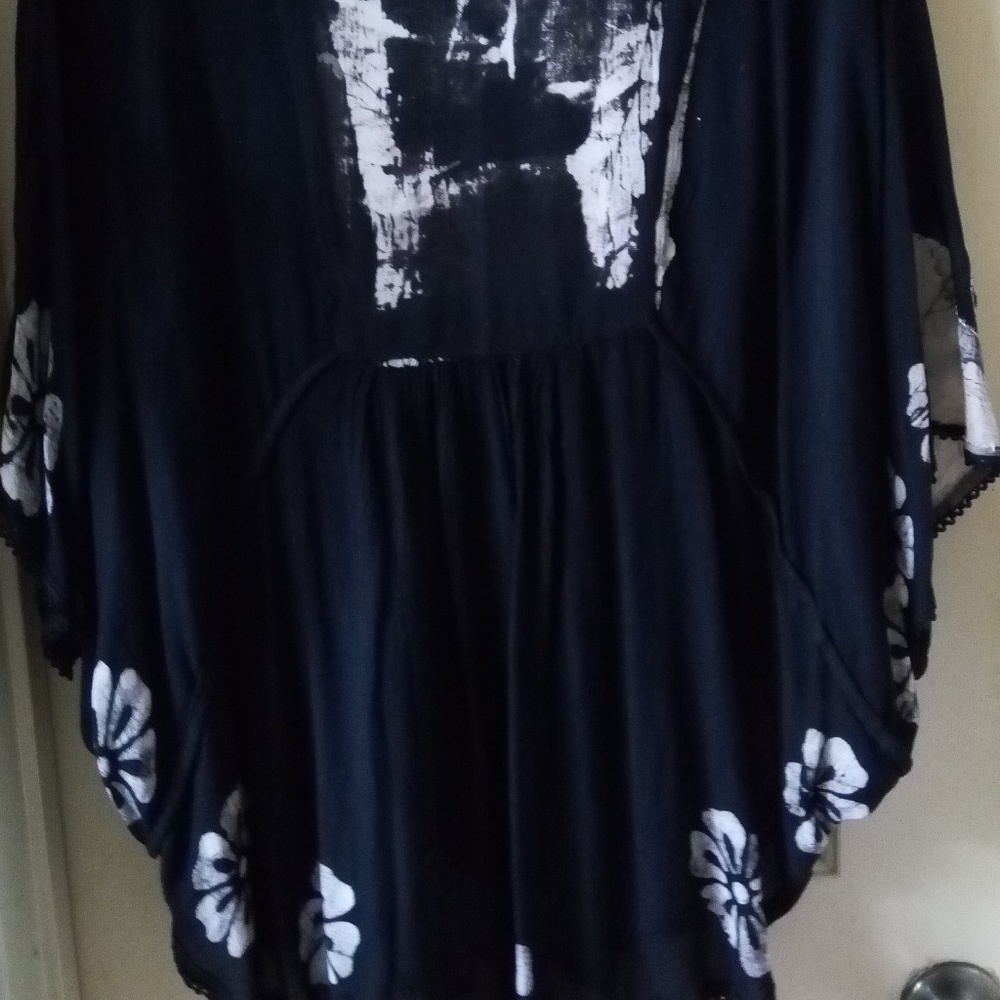 LSI Blouse - Picture 4 of 5